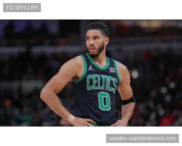 凯尔特人主场力克雄鹿锁定东部头名，塔图姆与霍乐迪合砍61分。